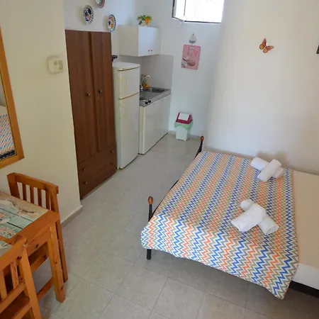 Marianthi Guest house *